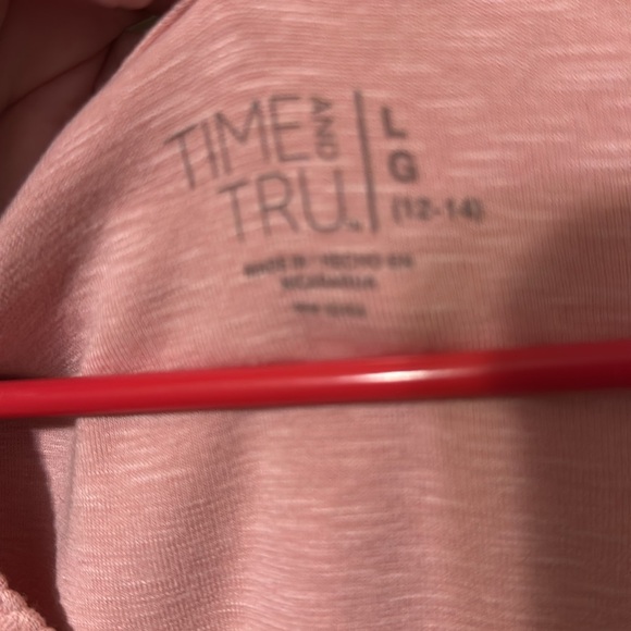 Time & Tru peach t-shirt, size Large, ready for summer - Picture 2 of 3